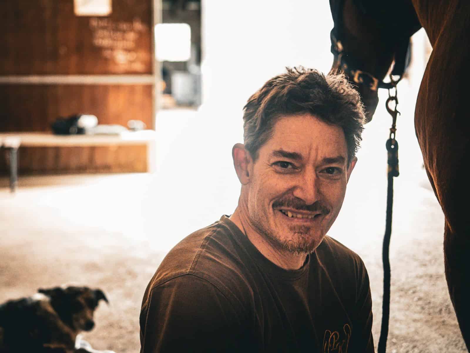 Hufberarbeitung Barhufbearbeitung PK Hufbeschlag Pascal Komischke in Hessen Foto Sabine Blank